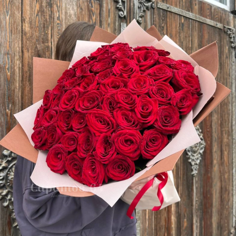 Букет из 51-й розы &laquo;Огонь любви&raquo;