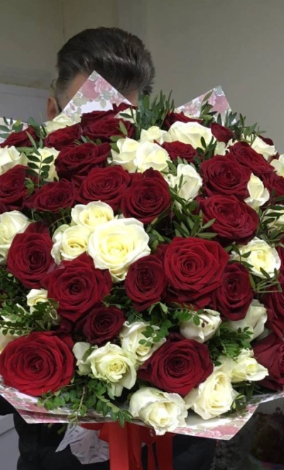 Букет из 101 розы «Красное и Белое»