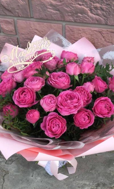 Букет из пионовидной кустовой розы «Мистик»