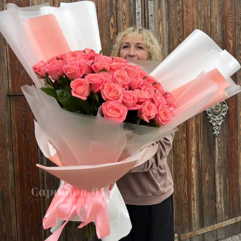 Букет из 51 розы &laquo;коралловый блеск&raquo;