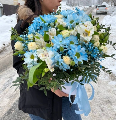 Цветы в шляпной коробке «Зимняя сказка»