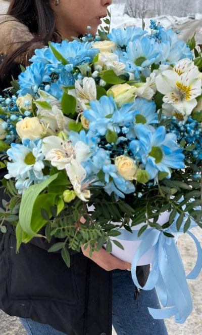 Цветы в шляпной коробке «Зимняя сказка»