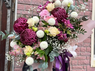 Цветы в коробке «Сиреневые тона»