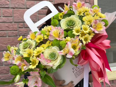 Цветы в сумочке «зелёный май»