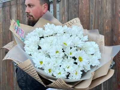 Букет из ромашковой хризантемы «Белое облако»