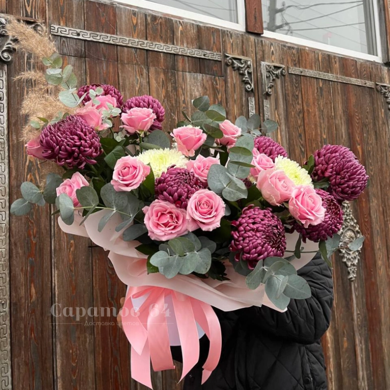 Композиция в шляпной коробке &laquo;восторг&raquo;