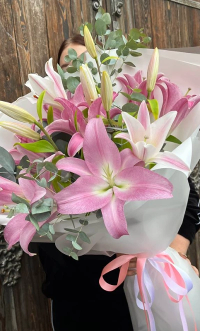 Букет из лилий «Династия»