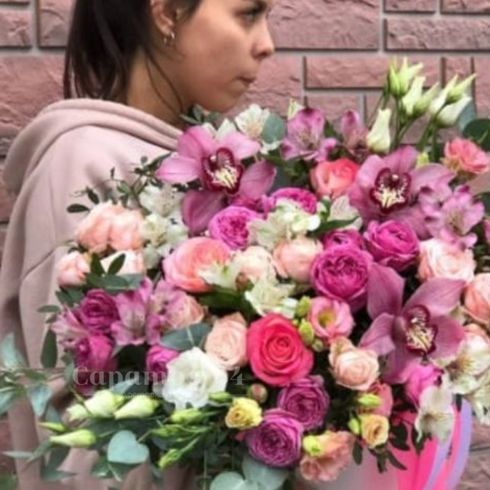 Композиция в шляпной коробке &laquo;орхидея&raquo;