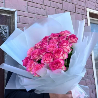 Букет 17 розовых роз
