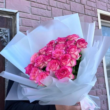 Букет 17 розовых роз