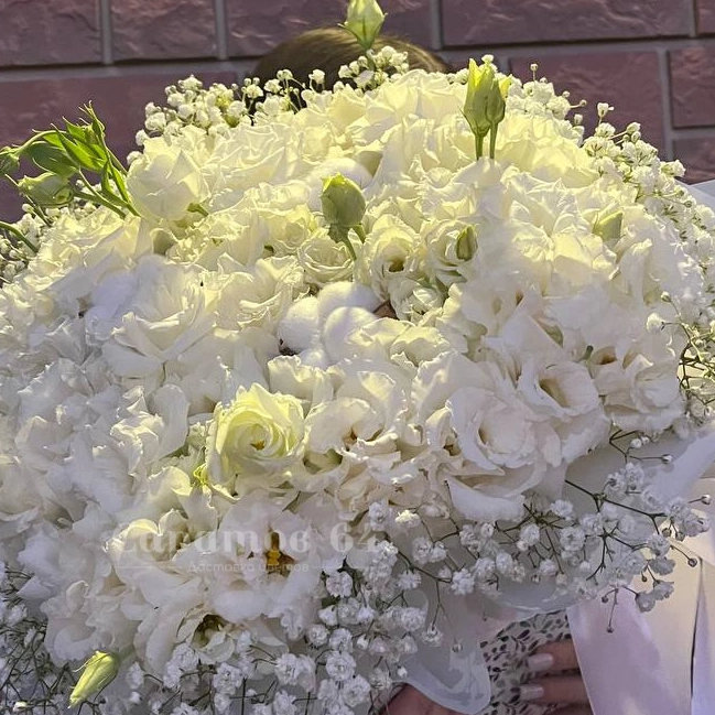 Композиция в коробке &laquo;белоснежная трапеция&raquo;