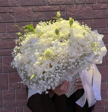 Композиция в коробке «белоснежная трапеция»