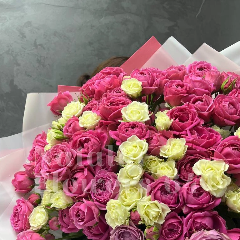 Букет из роз &laquo;неоновый пион&raquo;