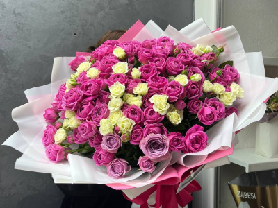 Букет из роз «неоновый пион»