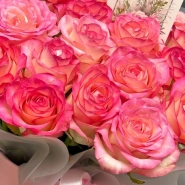25 розовых роз в шляпной коробке 1