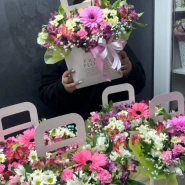 Яркий микс альстромерий и хризантем с герберой 1