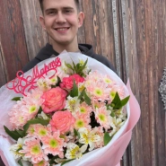 Букет с розами, хризантемами и альстромерией  1