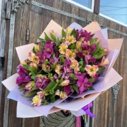 Букет с альстромерией микс 1