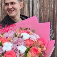 Букет с розами, хризантемой и альстромерией  1