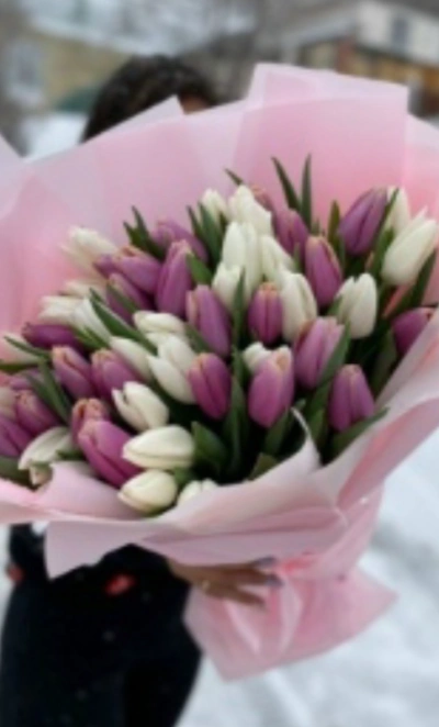 Нежный микс из 55 тюльпанов