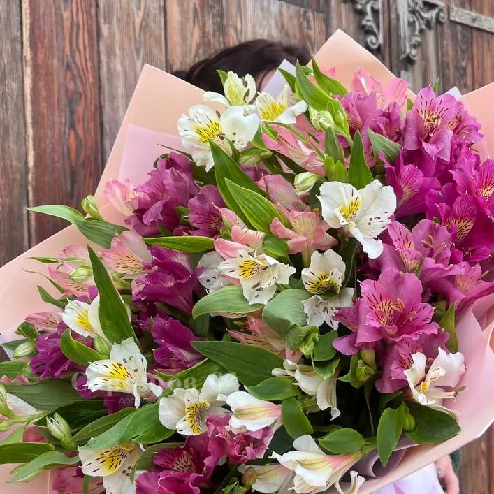 Букет 15 альстромерий микс