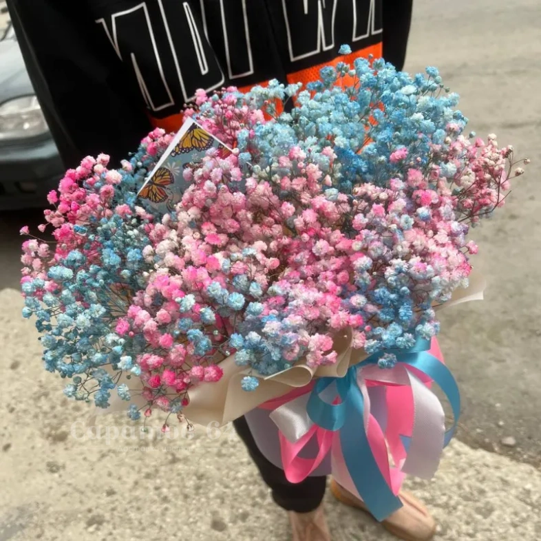 Коробочка с гипсофилами разноцветными