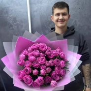 Букет 19 веток пионовидных кустовых роз 0