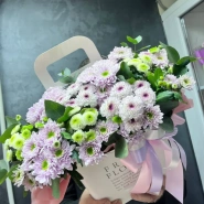 Кустовая хризантема в сумочке 0