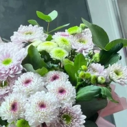 Кустовая хризантема в сумочке 1