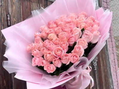 51 нежно-розовая роза